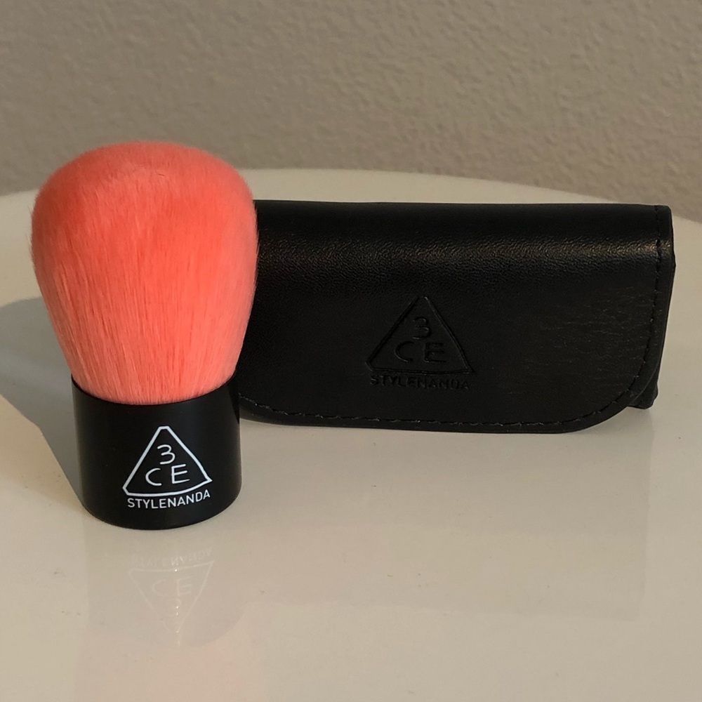 3CE Style Nanda K-Beauty Kabuki Brush NEW